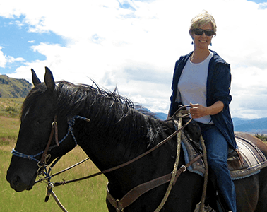 Cathy Wurzer on horseback